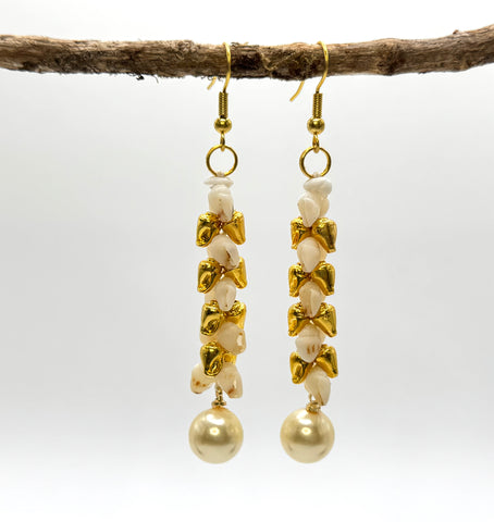 CHAMPAGNE PEARL + GOLD PĪKAKE HELECONIA EARRING