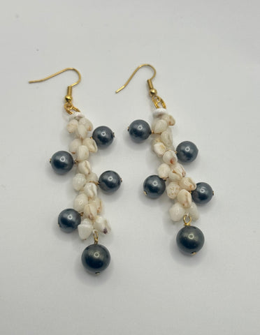 NIIHAU SHELL BLACK PEARL DANGLE EARRING