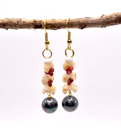 NIIHAU SHELL + BLACK PEARL EARRING