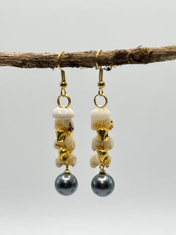 NIIHAU SHELL + SILVER PEARL EARRING